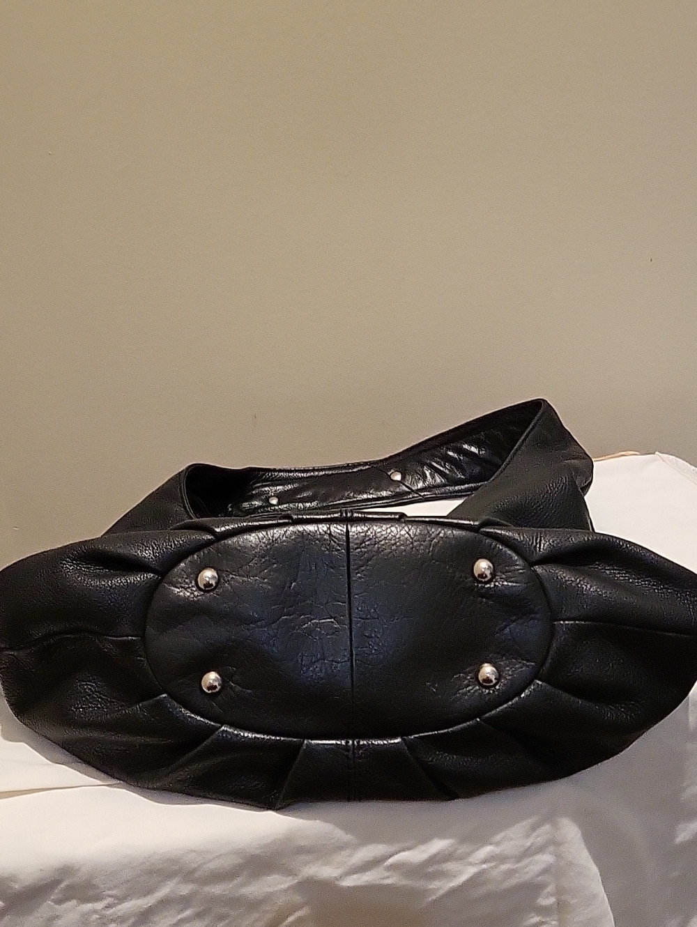 B Makowsky Classic Black Leather Hobo Shoulder Bag - Picture 5 of 7